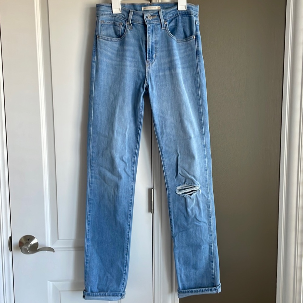 Levi’s Straight Leg Jeans
